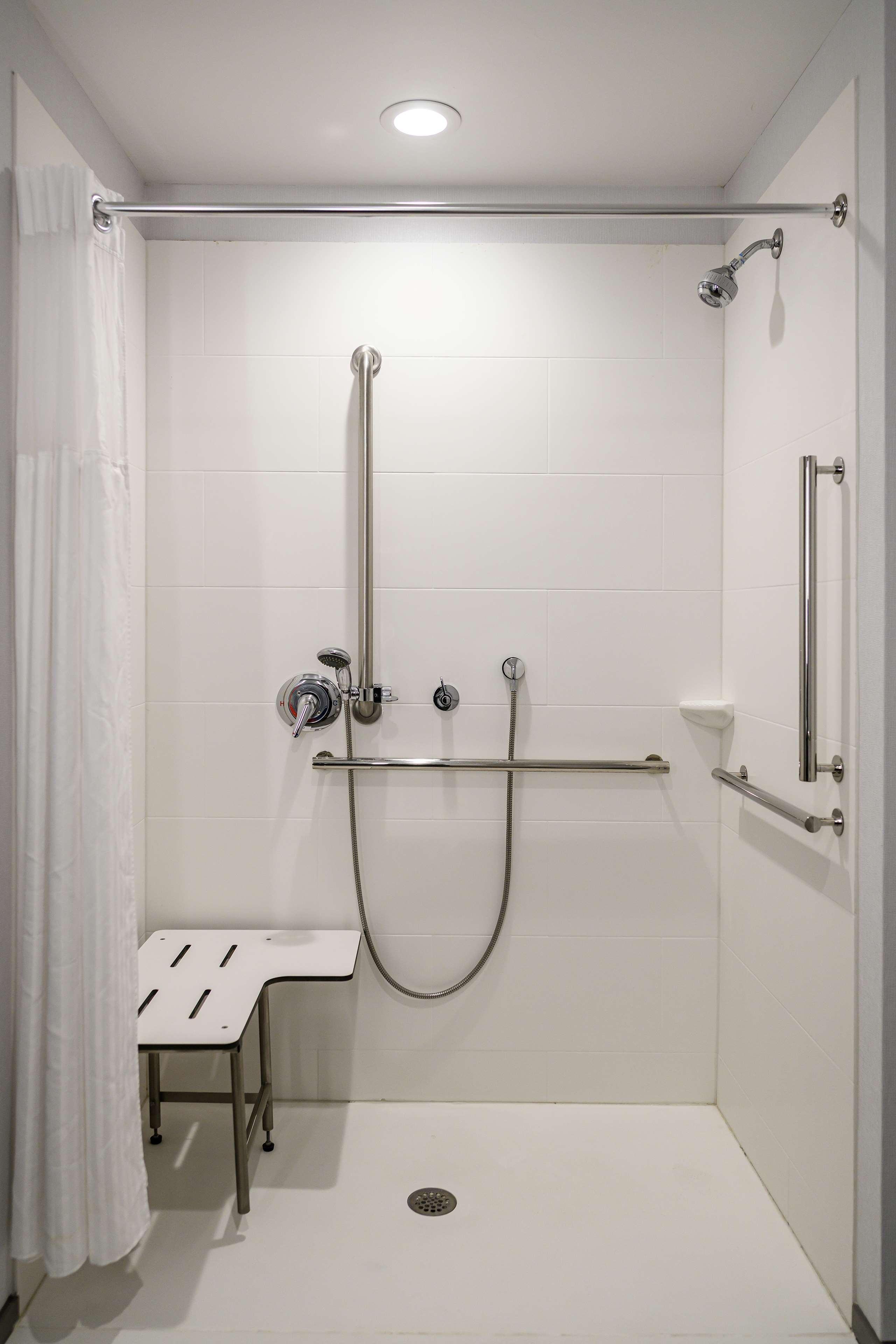 Hilton Garden Inn Louisville Mall Of St. Matthews Екстериор снимка