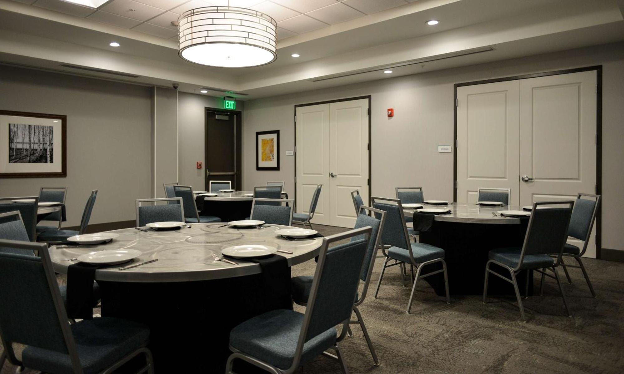 Hilton Garden Inn Louisville Mall Of St. Matthews Екстериор снимка