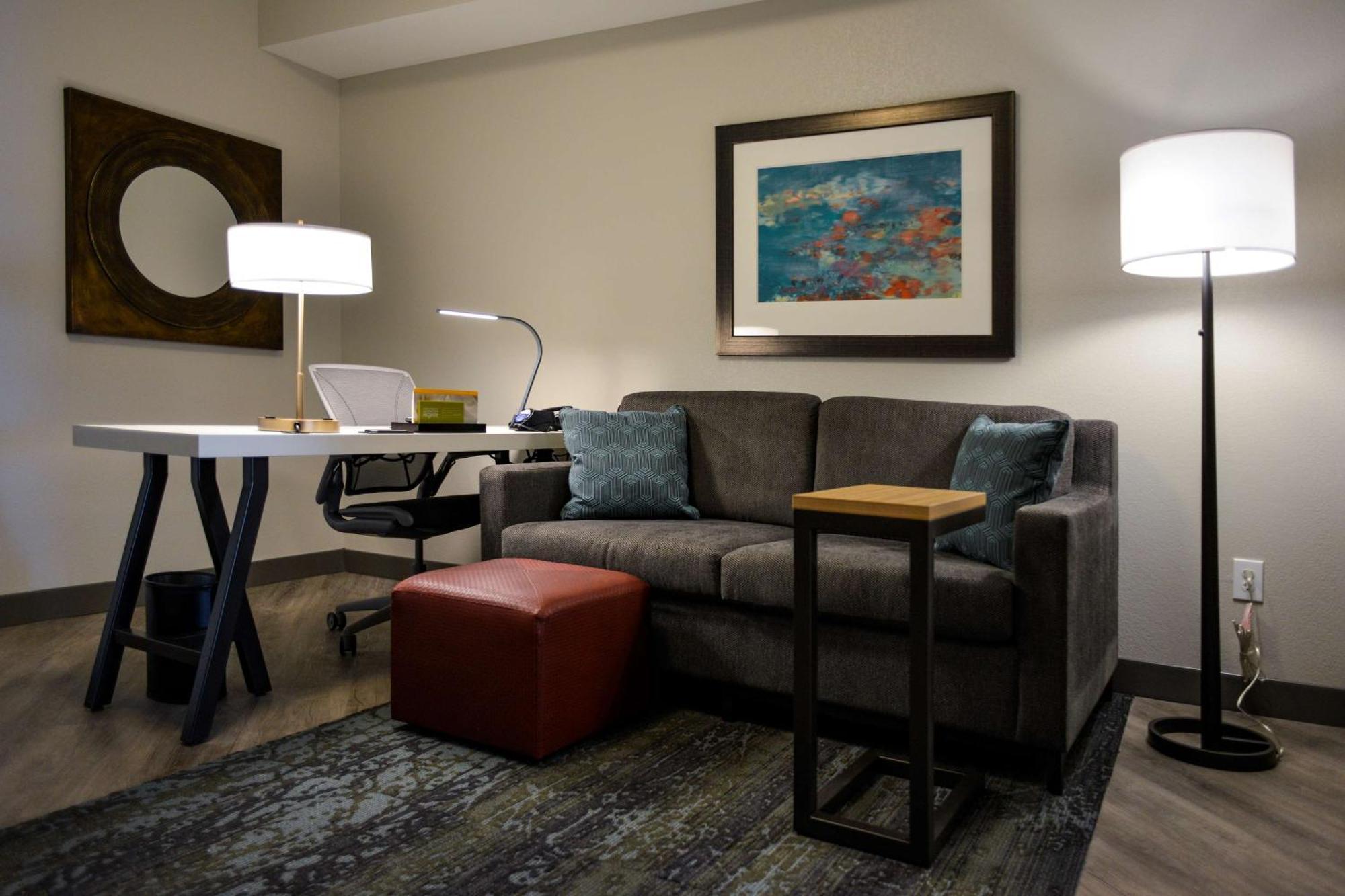 Hilton Garden Inn Louisville Mall Of St. Matthews Екстериор снимка